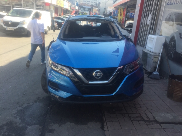 Nissan Qashqai Adblue J11-2019-2021 &Ouml;n Kaput S&ouml;kme Orjinal Par&ccedil;a
