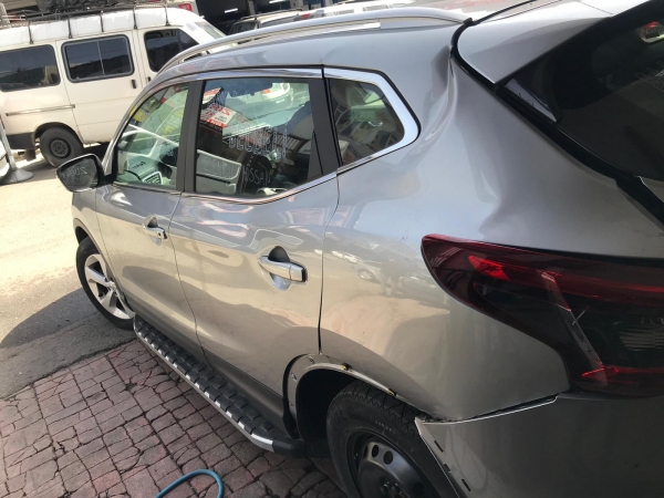 Nissan Qashqai J11- 2018-2021 Sol &Ouml;n Kapı Orjinal S&ouml;kme